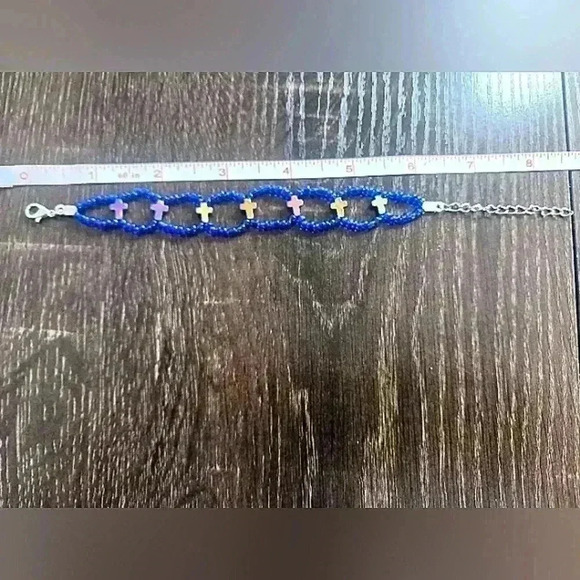 Cross beaded bracelet - Picture 3 of 5